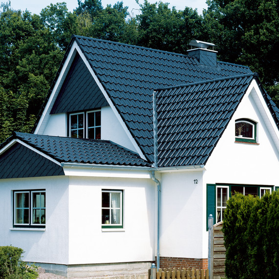 Freistehendes Haus mit PREMION Dachziegel